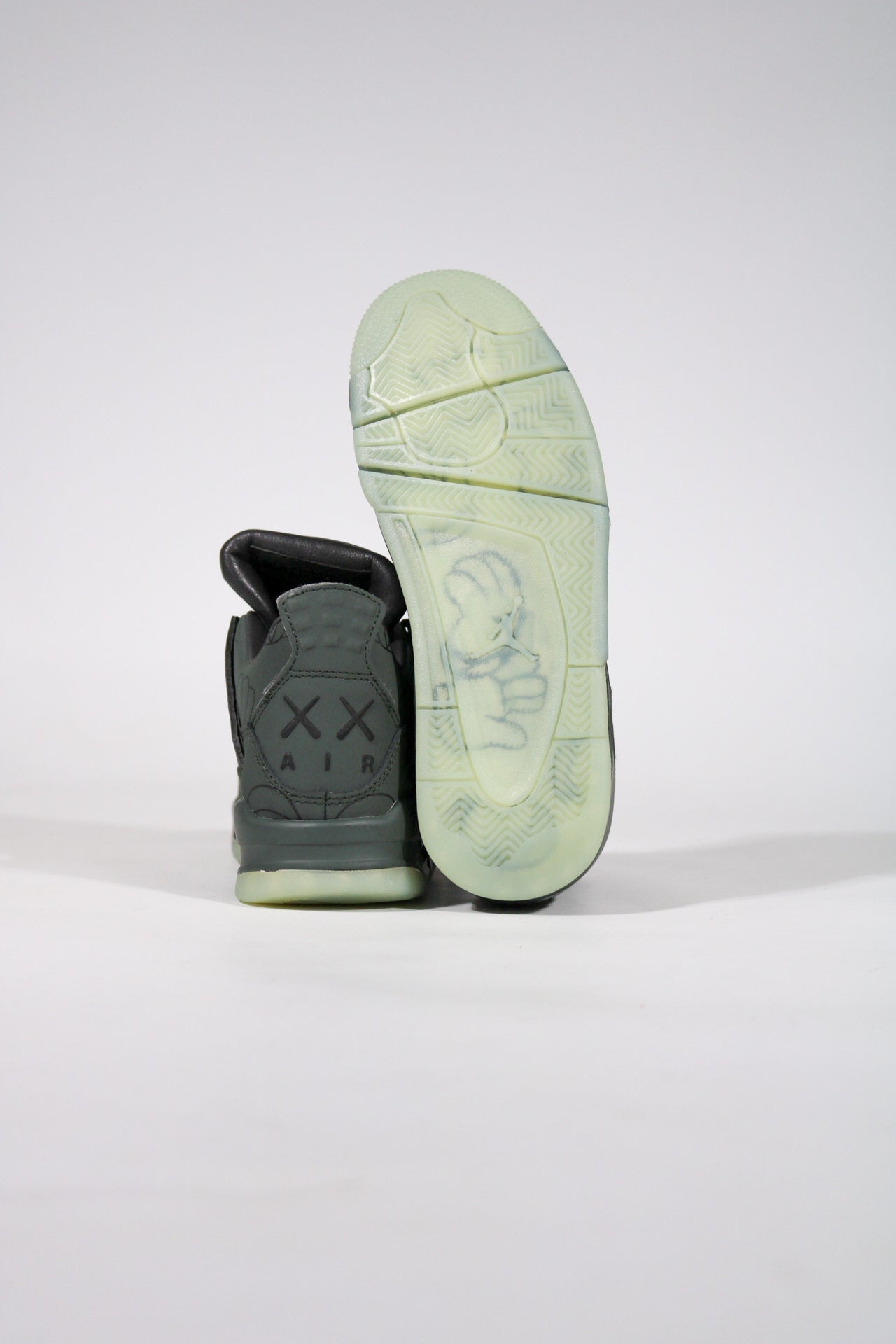 JORDAN 4 KAWS