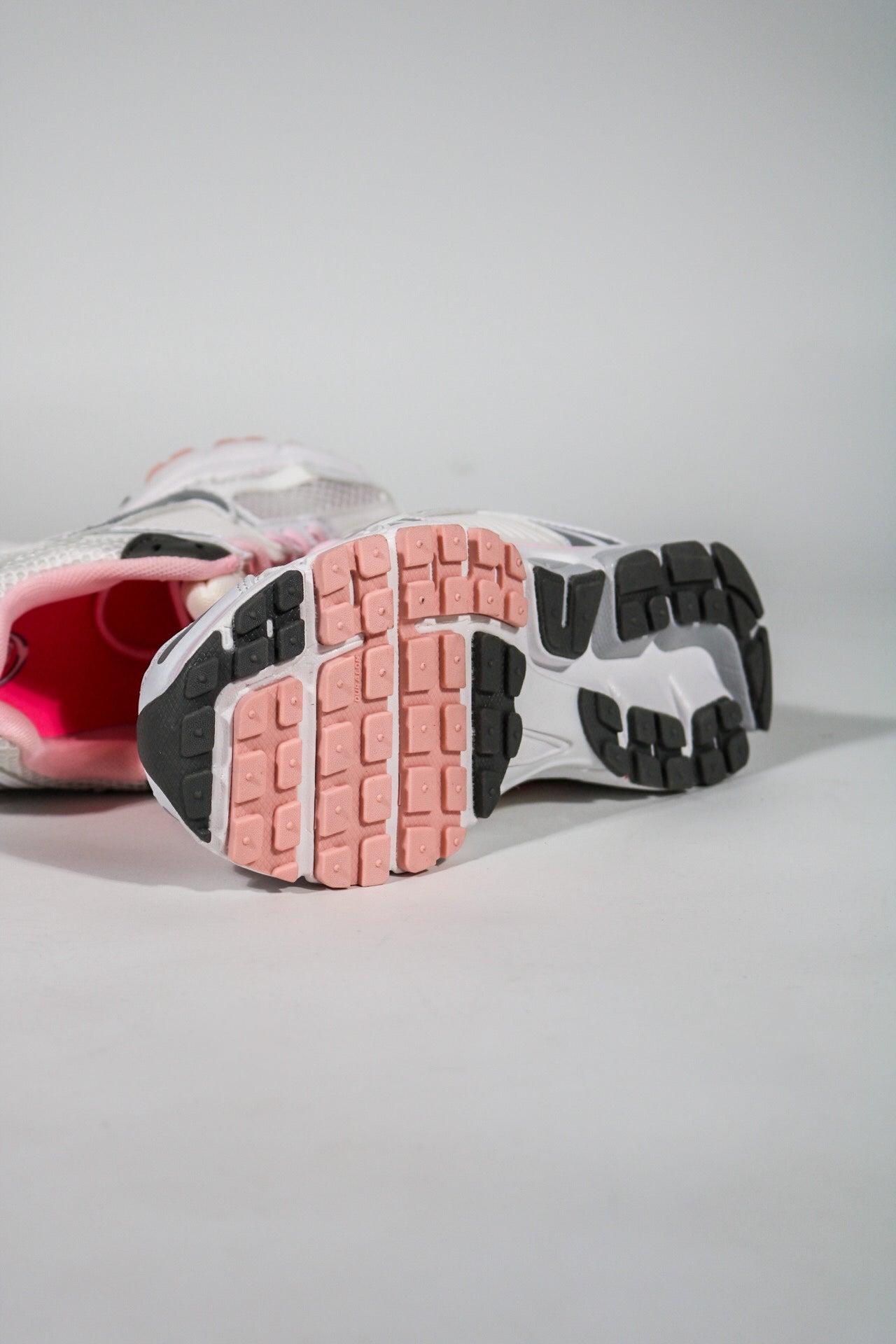 NIKE VOOMERO 5 PINK