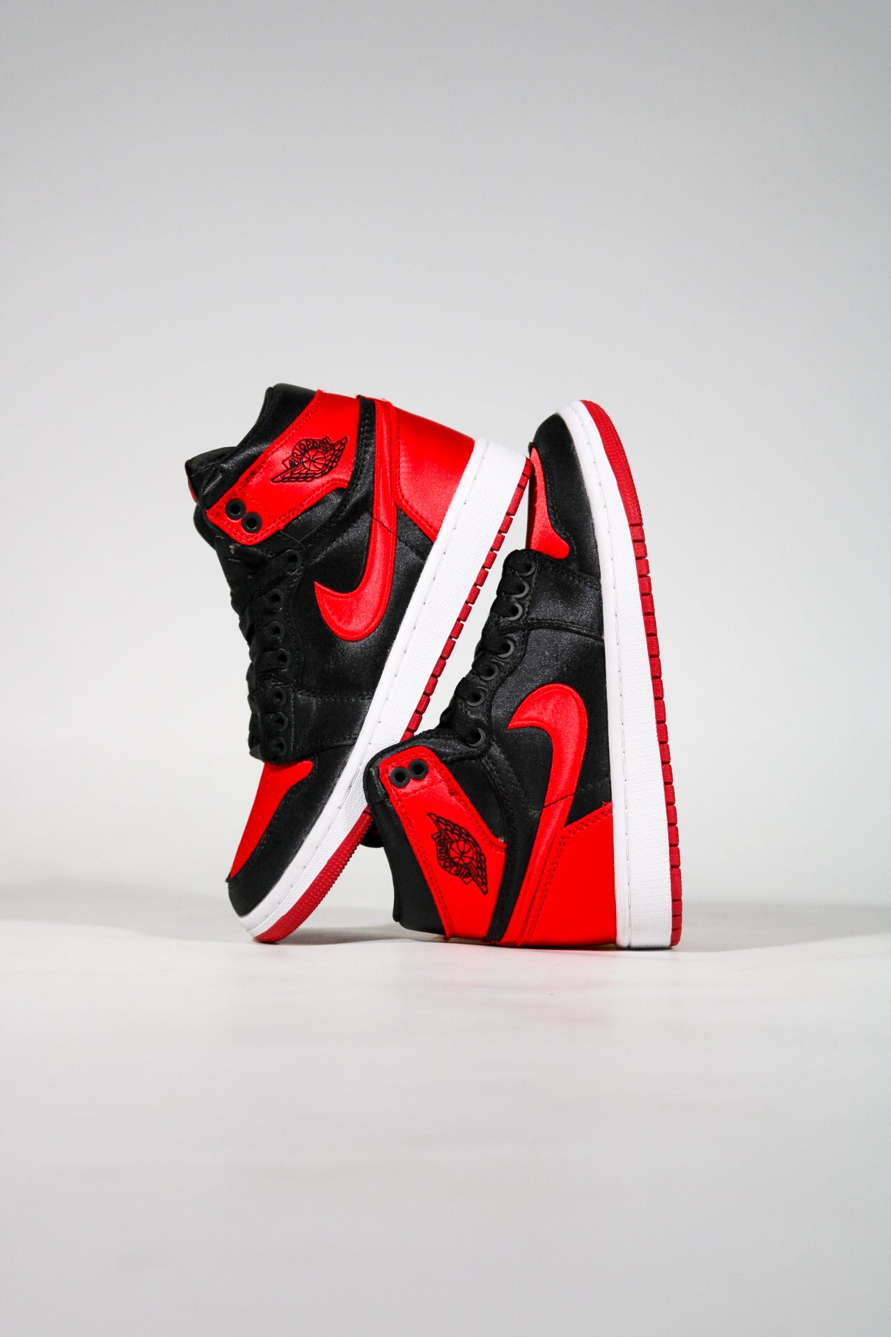 JORDAN 1 RETRO HIGH OG SATIN BRED