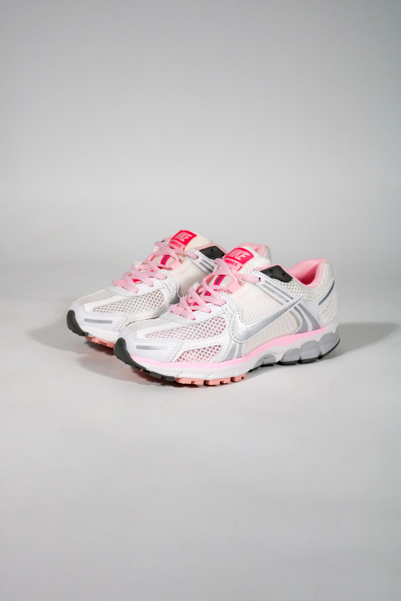 NIKE VOOMERO 5 PINK