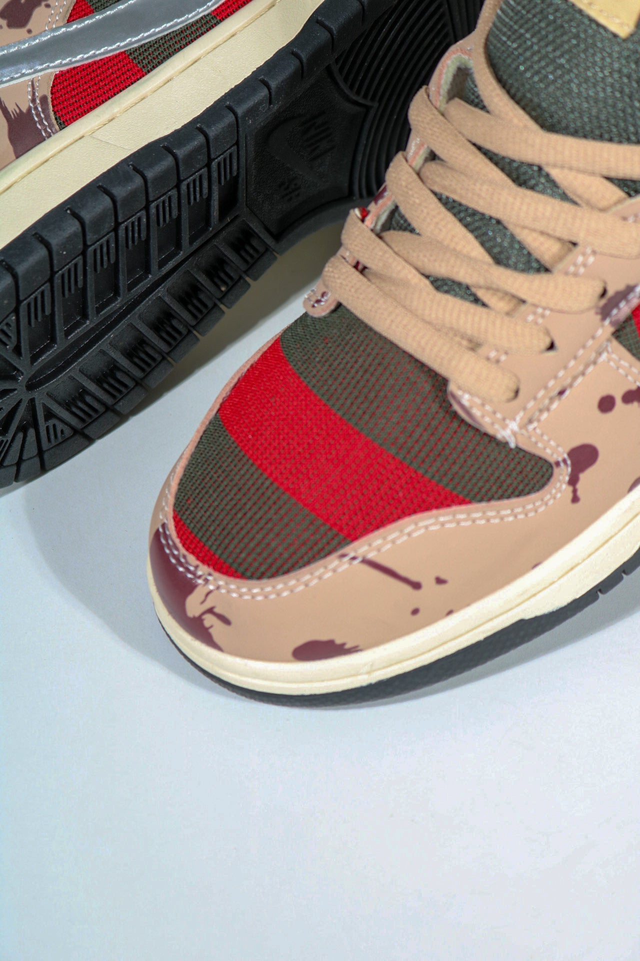 NIKE SB LOW FREDDY KRUEGER