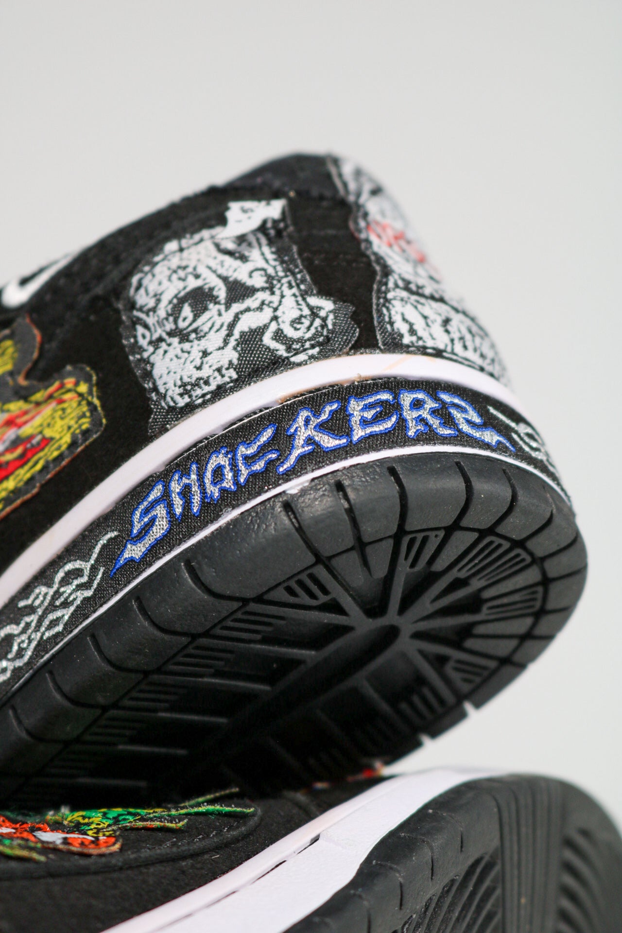 NIKE SB NECKFACE