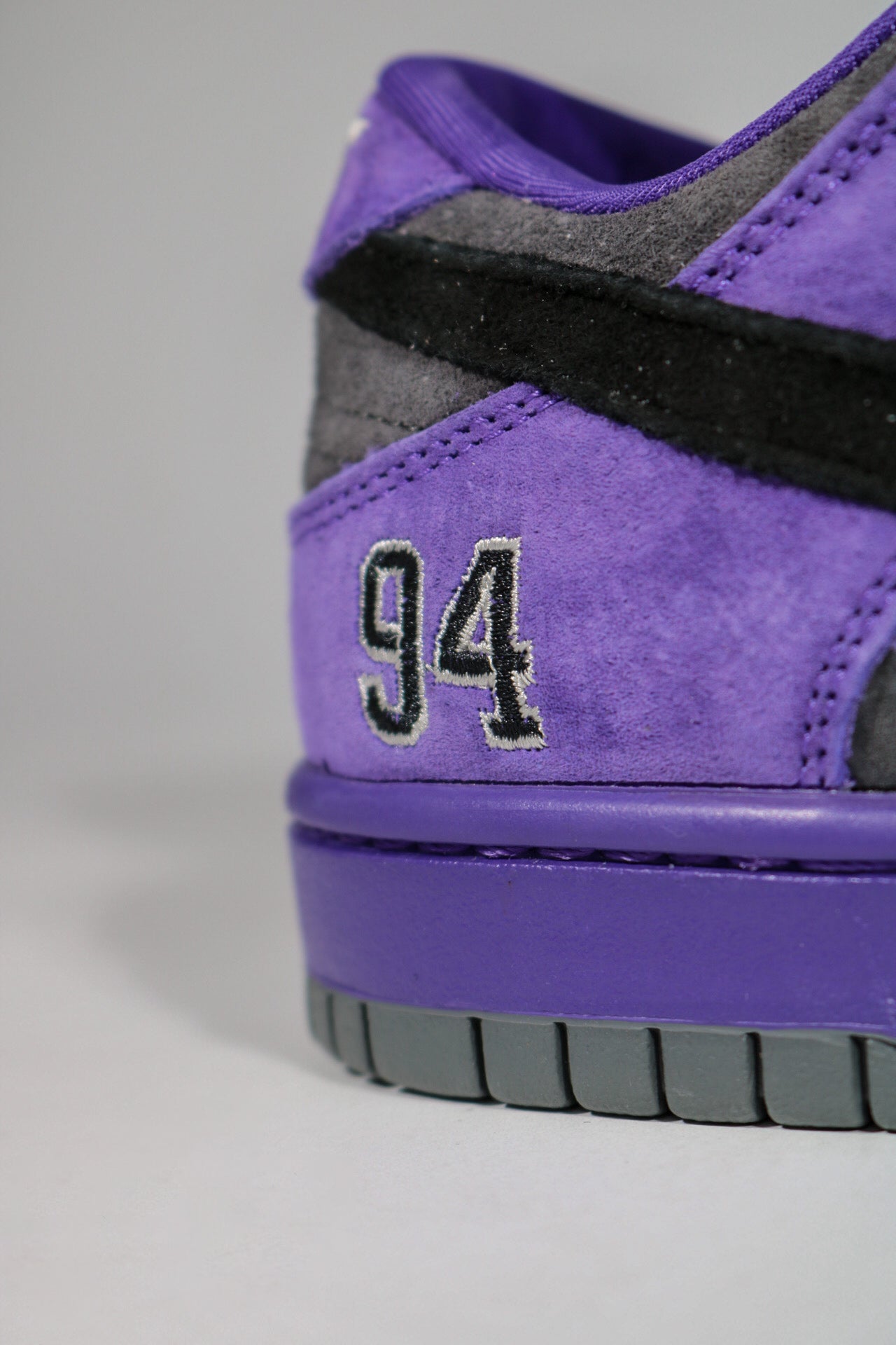 NIKE SB LOW SUPREME ‘94'