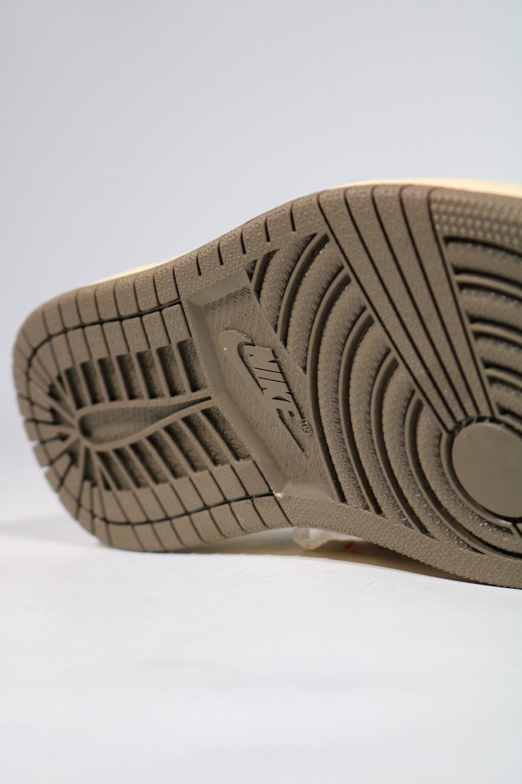 JORDAN 1 LOW TRAVIS SCOTT REVERSE MOCHA