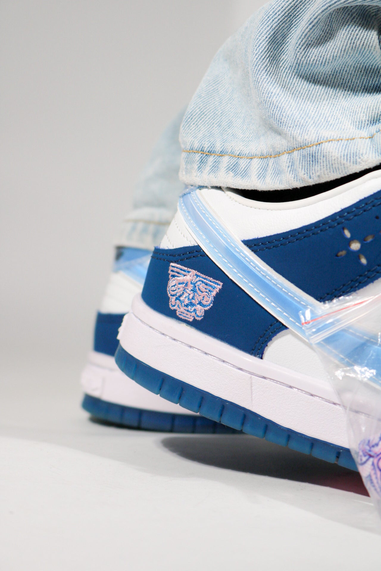 NIKE SB DUNK LOW BORN X RAIDED ONE BLOCK AT A TIME
