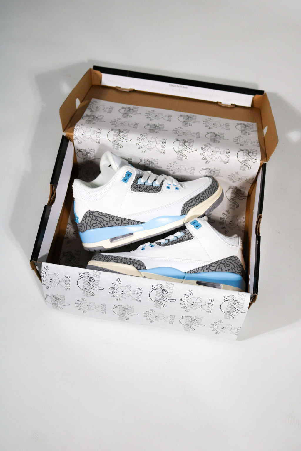 JORDAN 3 UNC