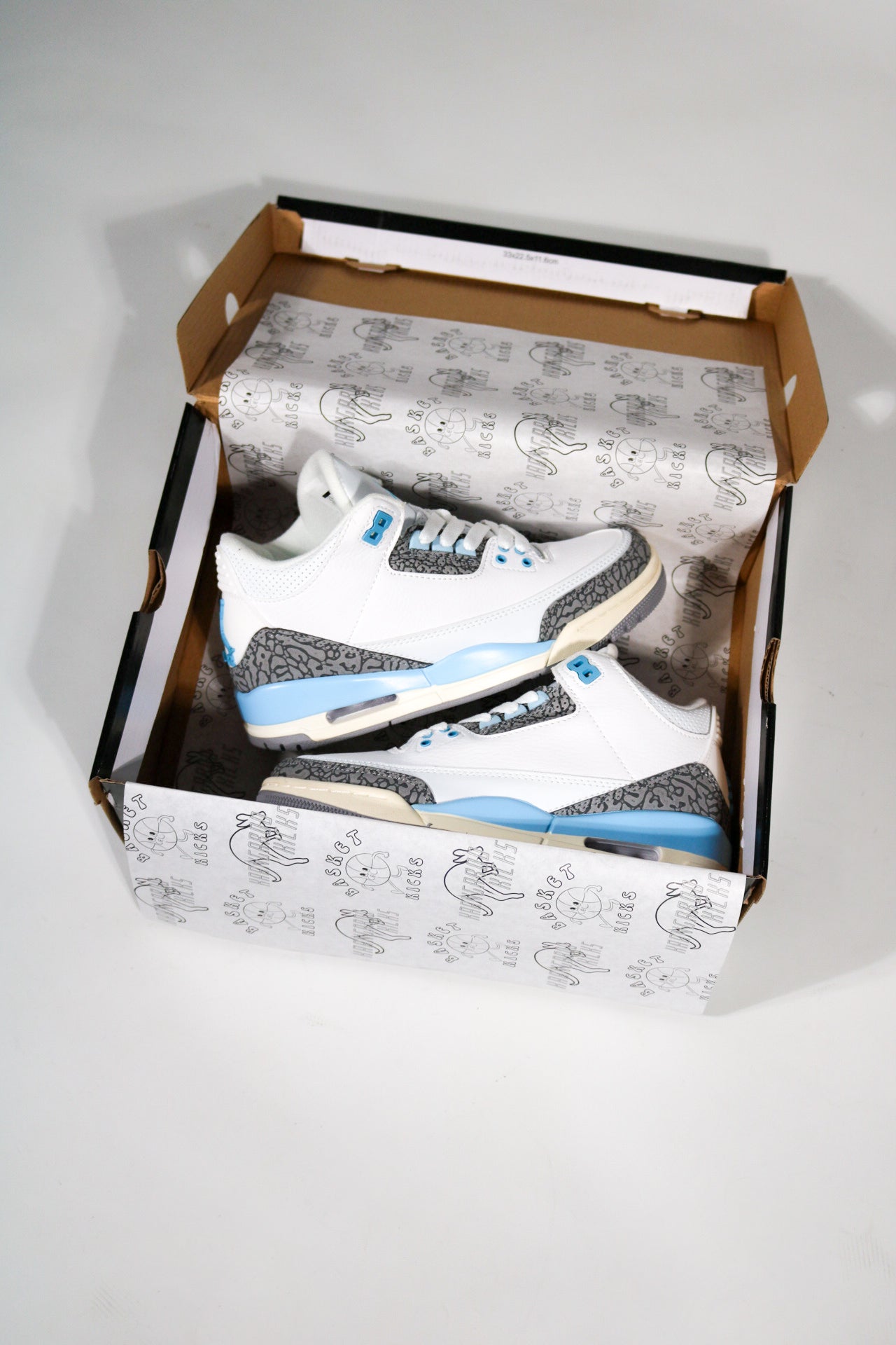JORDAN 3 UNC