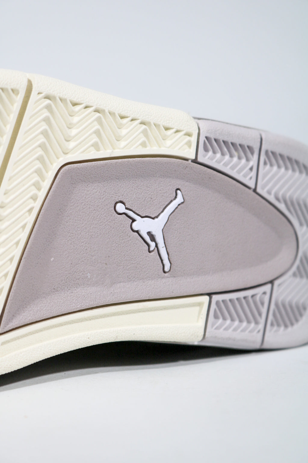 JORDAN 4 FROZEN MOMENT