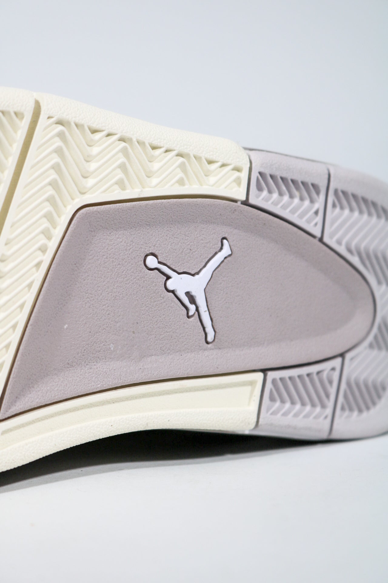JORDAN 4 FROZEN MOMENT