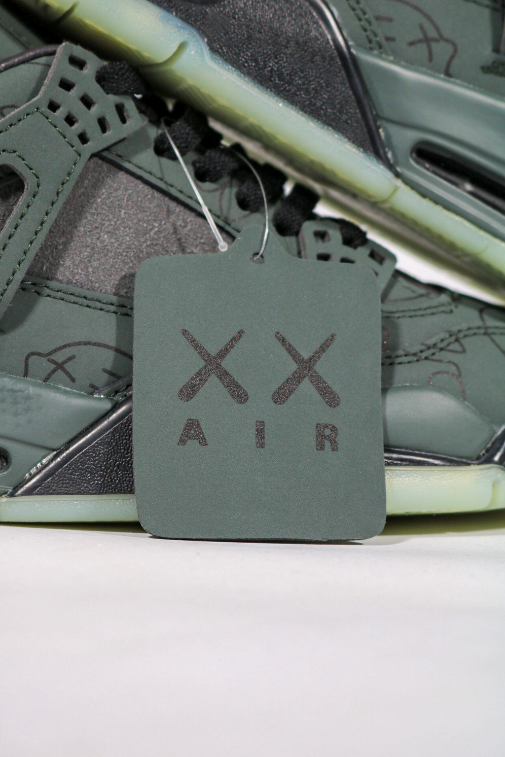 JORDAN 4 KAWS