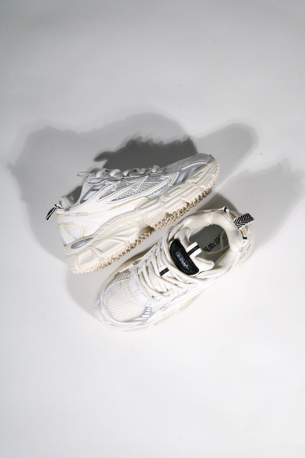 OFF WHITE BE RIGHT WHITE