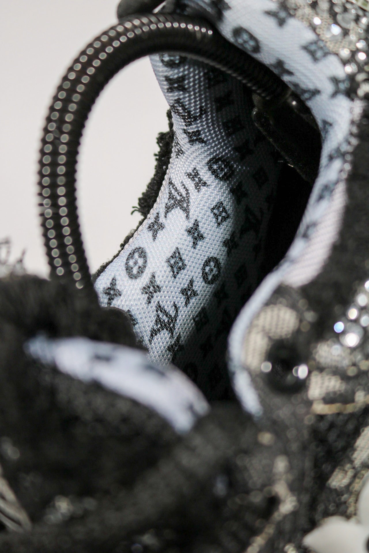LOUIS VUITTON SKATE SWAROVSKI
