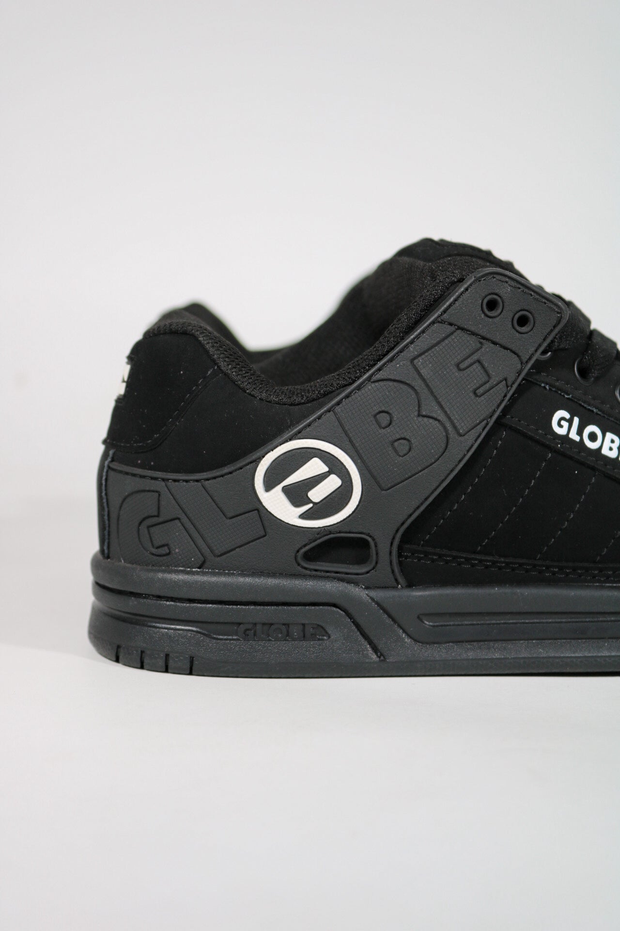 GLOBE TILT BLACK/BLACK TPR