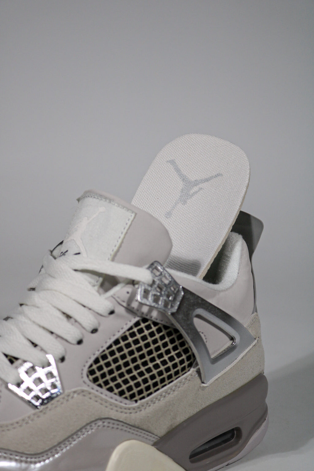 JORDAN 4 FROZEN MOMENT