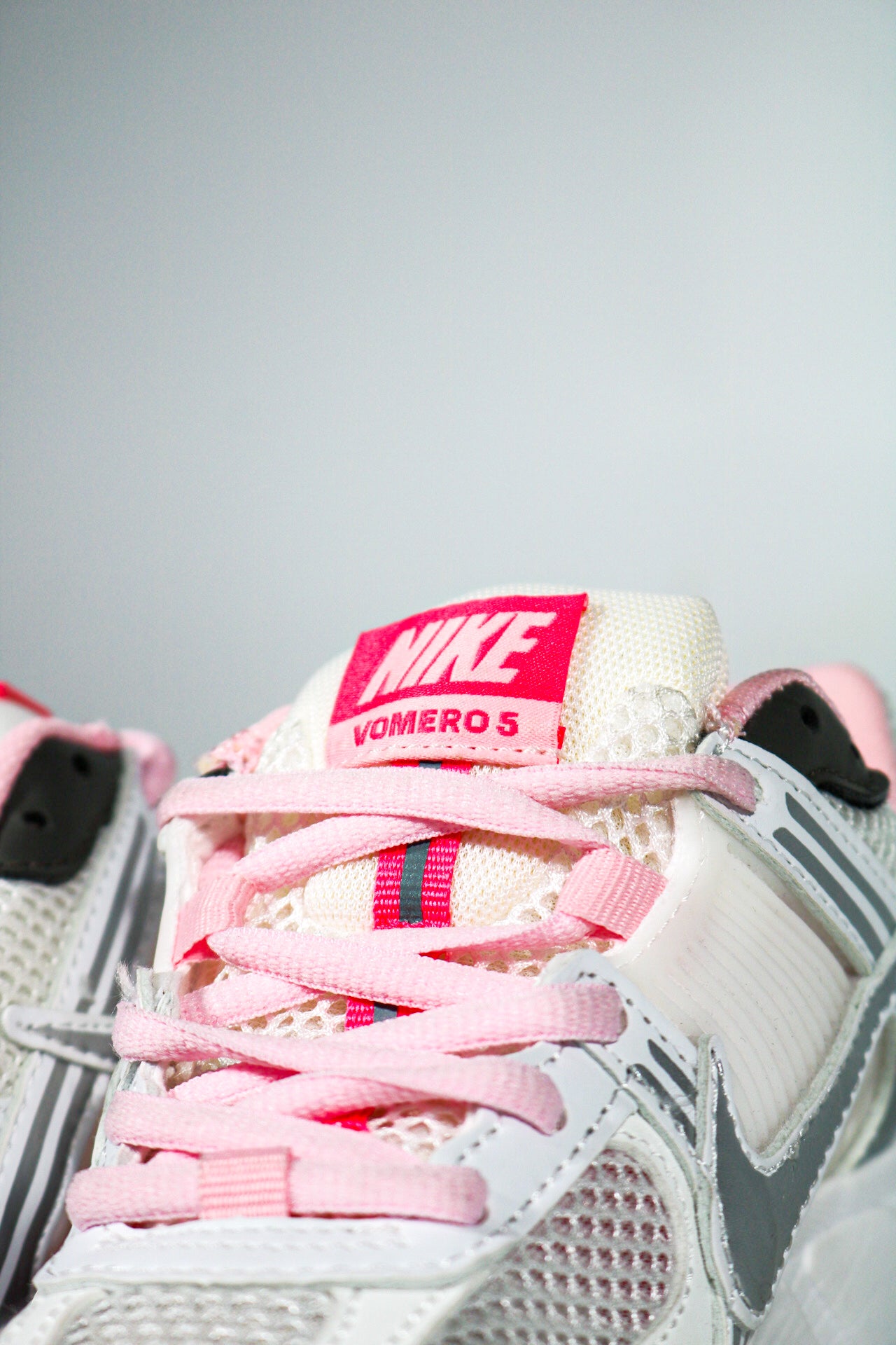 NIKE VOOMERO 5 PINK