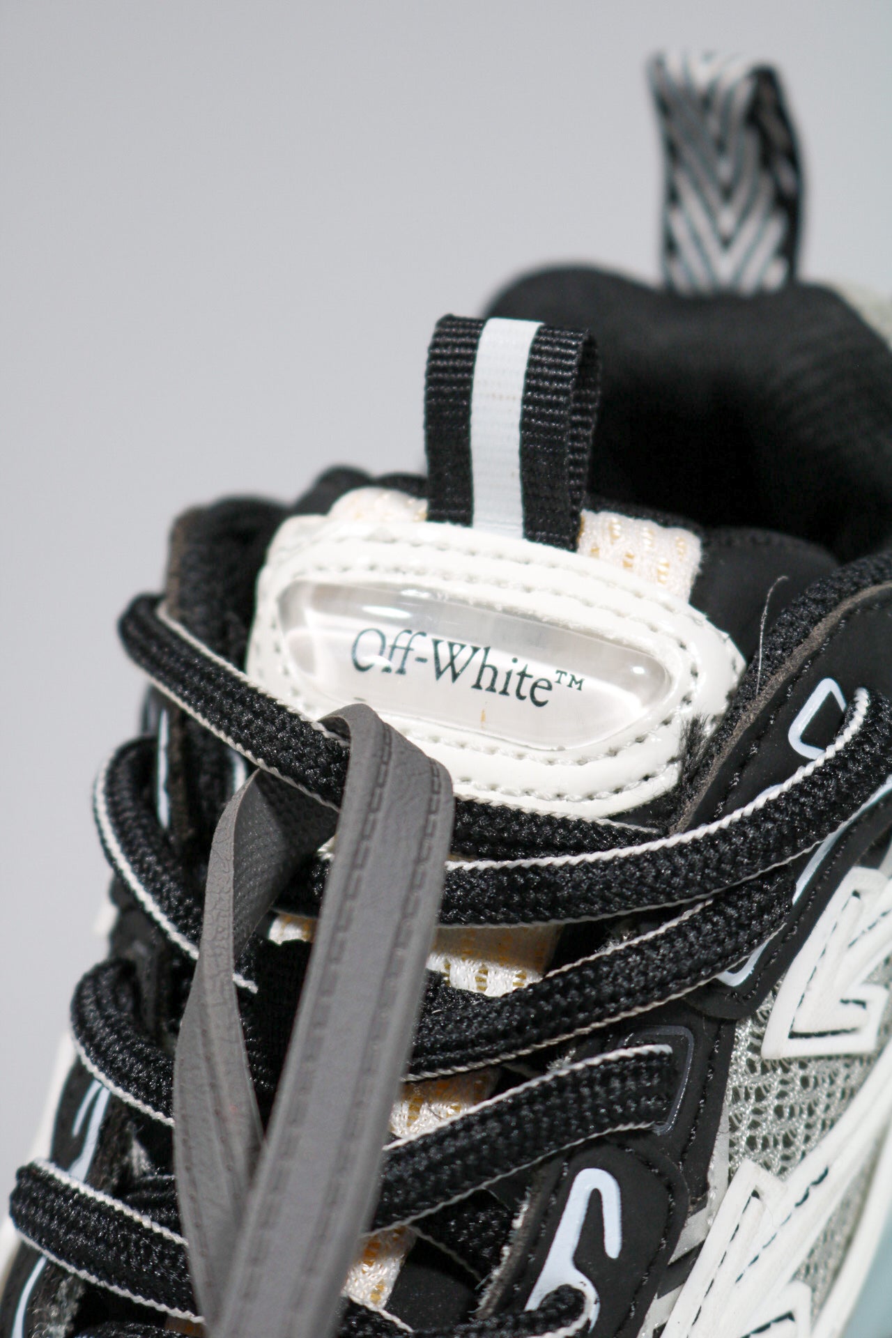 OFF WHITE BE RIGHT BLACK|WHITE|CORE