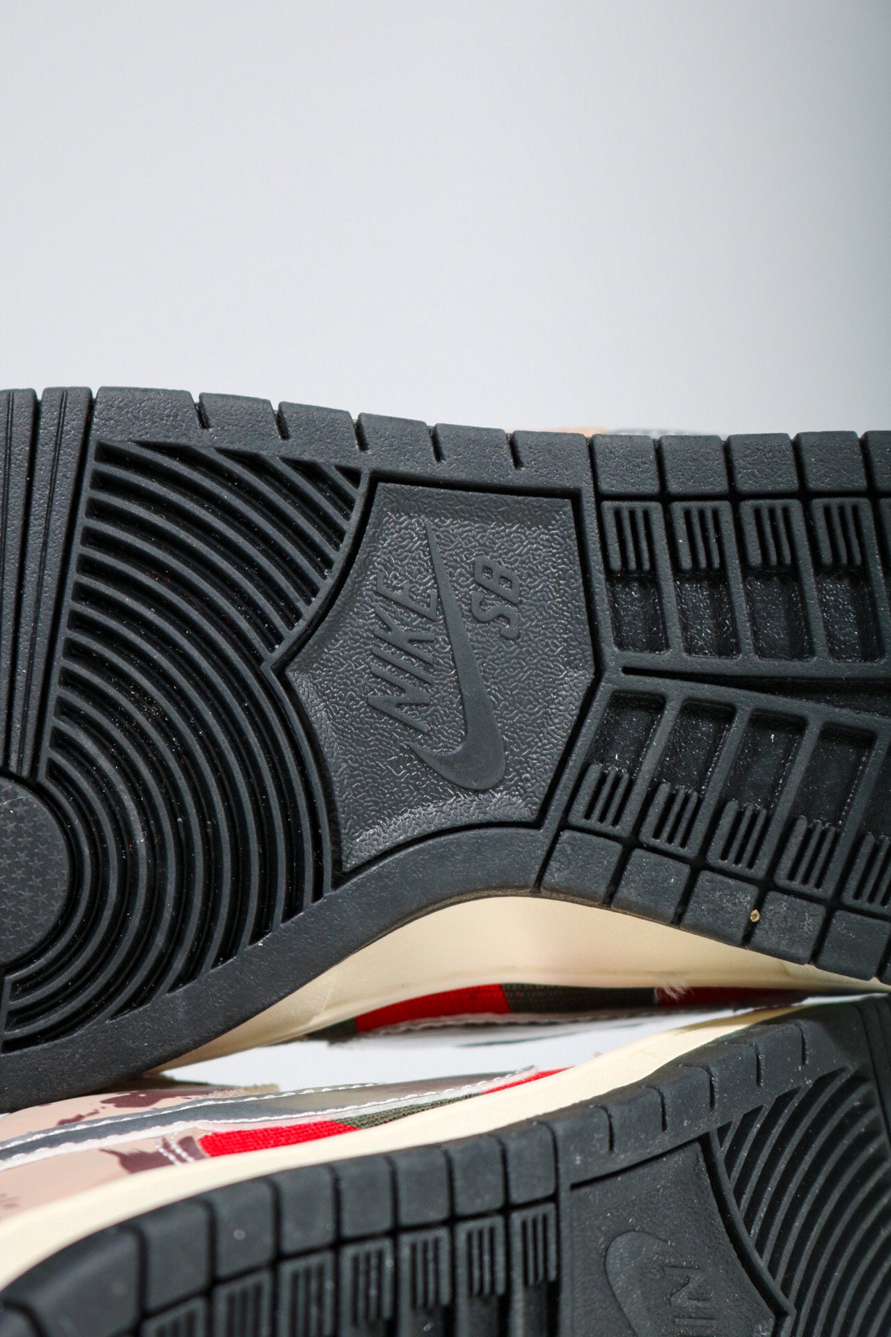 NIKE SB NECKFACE
