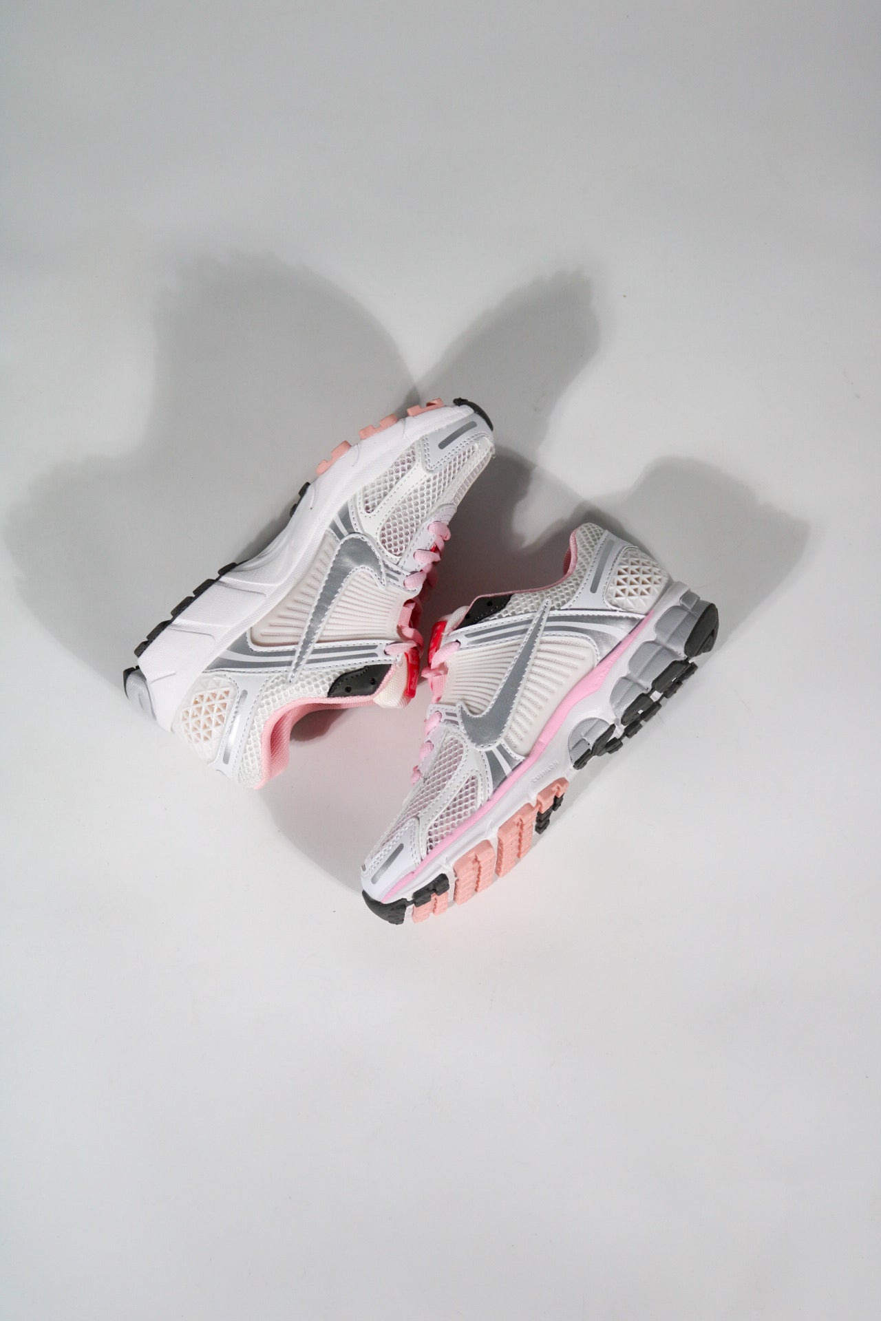 NIKE VOOMERO 5 PINK