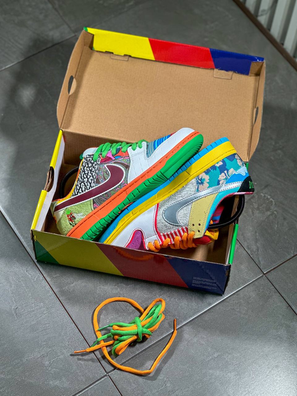 NIKE SB DUNK LOW WHAT THE DUNK